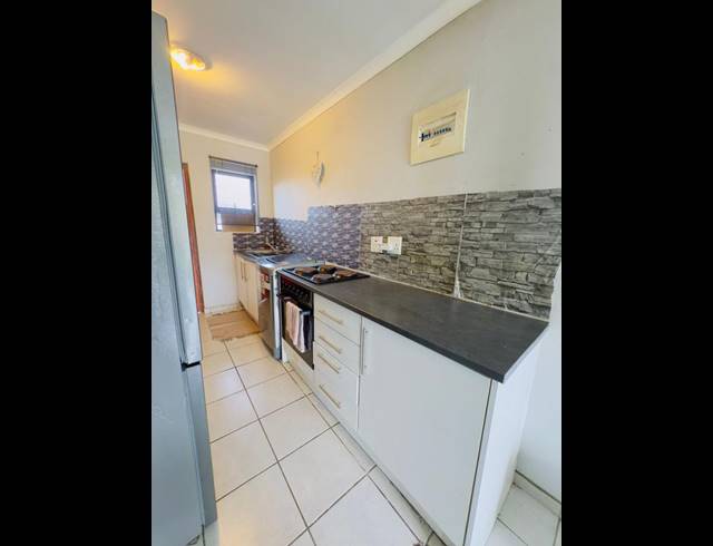 2 BEDROOM APARTMENT FOR SALE IN NEWLANDS EAST